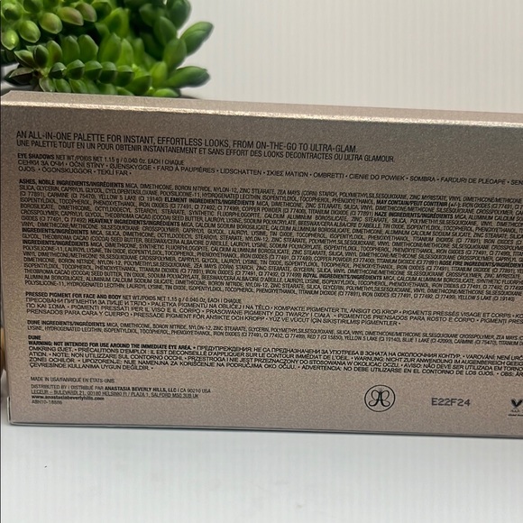 Anastasia Beverly Hills Rose Metals Eyeshadow Palette - Picture 12 of 13